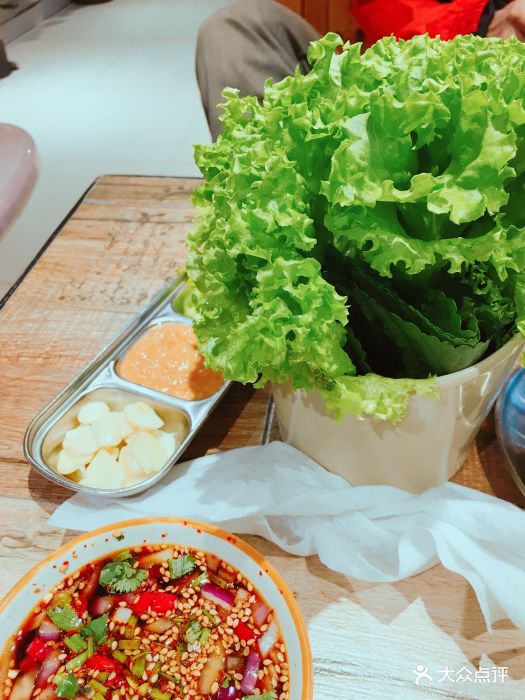哎特炭火烤肉(中南路店)生菜苏子叶拼盘图片 - 第1张