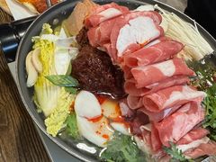 部队锅-MI WU FACTORY米屋美食工厂餐厅(绿地店)