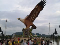 -巨鹰广场
