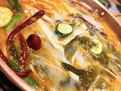 -洱火云南酸菜牛肉火锅(石景山当代商城店)