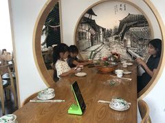 -兔行天下-鸿鹤鲜锅兔(中海国际店)