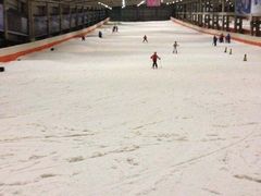-乔波室内滑雪场