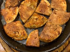 料理特色烤火烧-老东镇啤酒屋海鲜加工·蒸汽海鲜·海鲜烧烤(台东店)