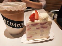 草莓千层-安上烘焙 ENCHANTE(世纪汇店)