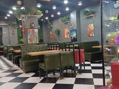 -愉肴麻辣香锅(中山路店)