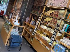 面包甜点陈列柜-茶颜悦色(花园道店)