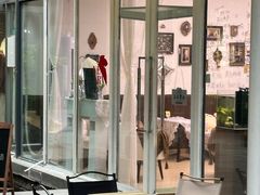 -泉乐坊步行街(烟酒特产平价超市店)