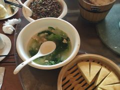 -湖泉水云间餐厅·弥勒地道菜(B座店)