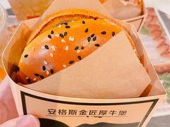 -麦当劳(杭州西湖银泰百货店)