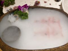 -景明轩•养生酸汤鱼火锅 云贵鲜菌 现舂野果酸汤(王寨小区店)