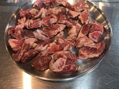 精品牛肋条-马路牙子烧烤音乐酒馆(望京店)