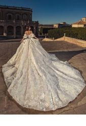 -GRACE KELLY婚纱与礼服(天津店)