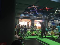 -反弹蹦床公园·亲子乐园·团建·派对(尚品奥莱店)