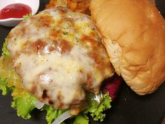 -HIGH FIVE哈福手工汉堡(桂林路店)