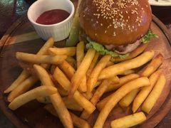 黑毛牛汉堡-羽深肉铺 Steak & Wine