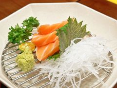 三文鱼刺身-8PINTS八品脱·日料·烧鸟·精酿小酒馆(莘庄店)