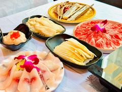 -鲜入围煮花胶鸡海鲜火锅