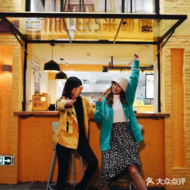 新店首发｜潮复古美式街头汉堡！足足6层肉饼！