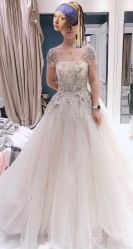 点击看大图 -GRACE KELLY婚纱与礼服(北京店)