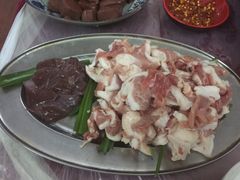 -香猪美食(中心店)