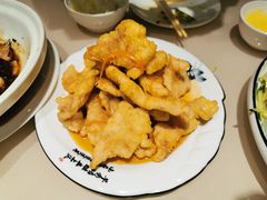 -老码头黑皮肘子锅包肉(赣水路店)