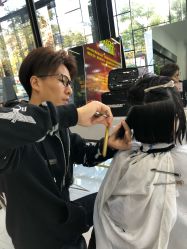 -艾米莉 烫染沙龙