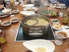 -樾餐厅泰式海鲜火锅(民歌湖店)