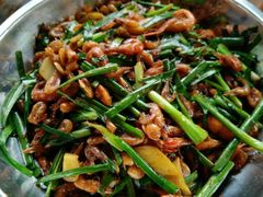 韭菜炒河虾仔-香竹农庄•传统竹筒饭(十年店)