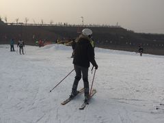 -采薇庄园四季滑雪场