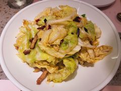 锅气腾腾炝莲白-椒爱水煮鱼川菜(皇姑万象汇店)