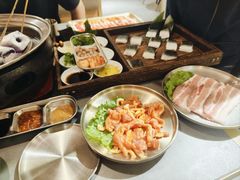 -围炉肉舍丹东海鲜烤肉·烤活鳗(步行街店)