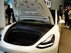 -TESLA 特斯拉(上海太古汇体验店)