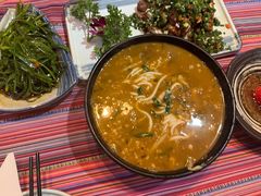 -香巴拉云南餐厅(华莱坞店)