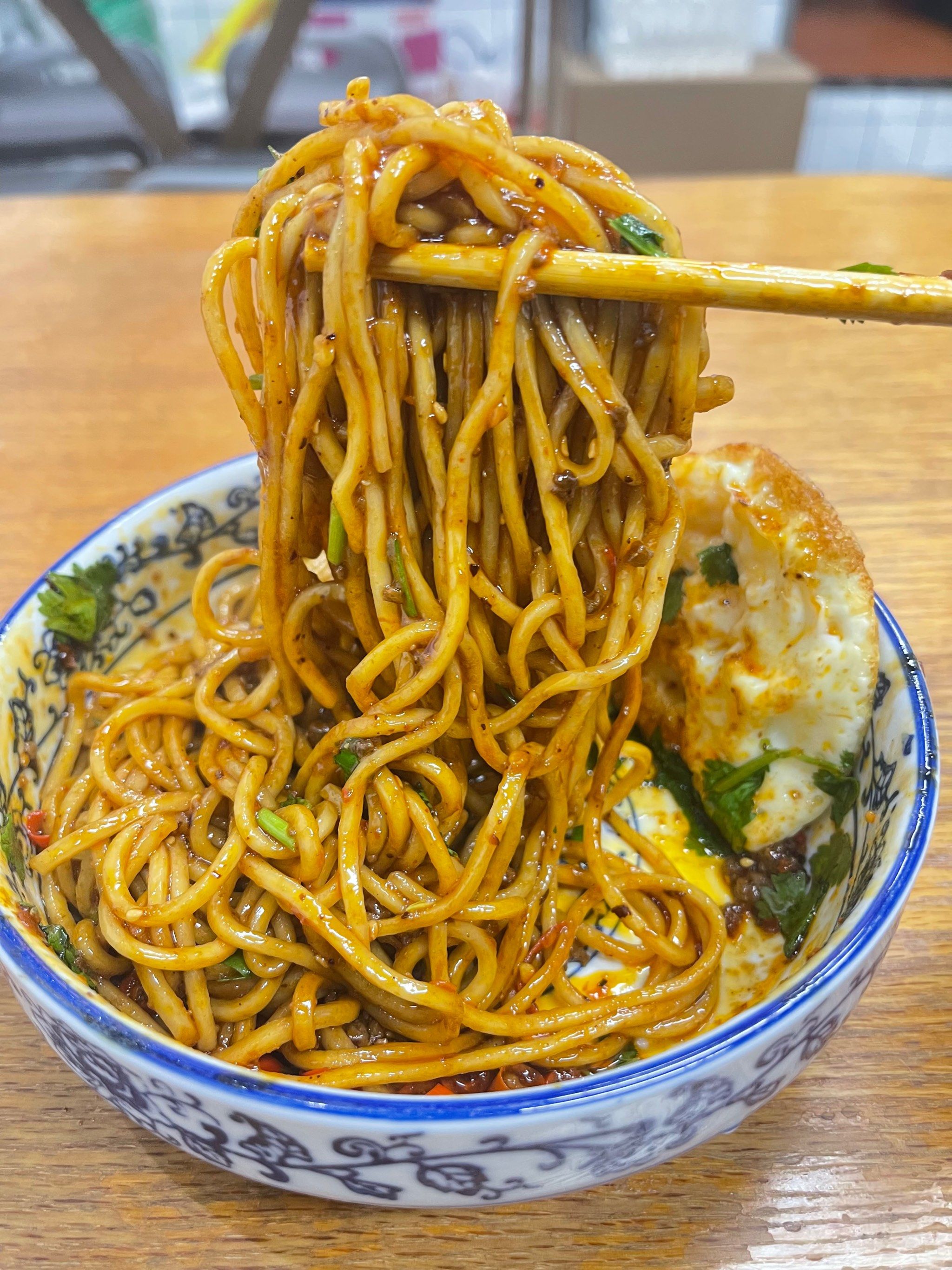 来成都四年,最好吃的一碗生椒牛肉面