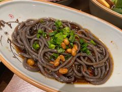 酸辣蕨根粉-龙聚德北京烤鸭(沙坪坝华宇A馆店)