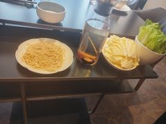 -鲜入唯煮·港式海鲜牛肉火锅(金宝街店)