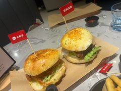 -必胜客(欢乐颂店)