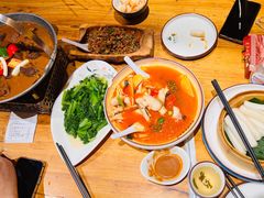 -老滇山寨•云南特色菜•地方菜•民族风情歌舞表演(金碧店)