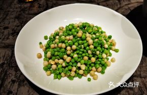 Yangcheng Lake Ginkgo Seed Stir-fried with Sweet Peas