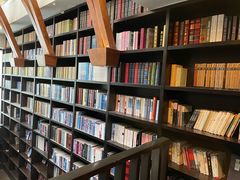 -钟书阁(松江泰晤士小镇店)