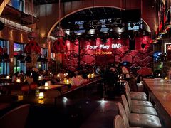 -FOUR PLAY BAR