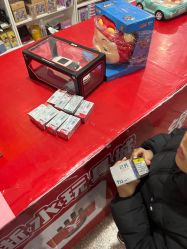 -逝水玩具折扣店