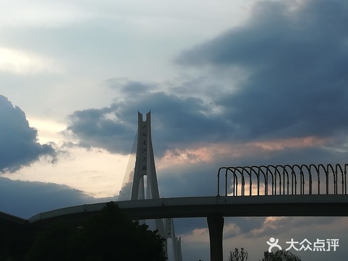 庄记烧腊·肠粉·生鲜煲图片