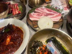 -草家酱蟹炭火烤肉店(珲春南路一店)