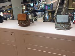 -文艺复兴百货(米兰大教堂广场店)