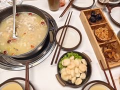 -汤宴·参须肚包鸡(南京路店)