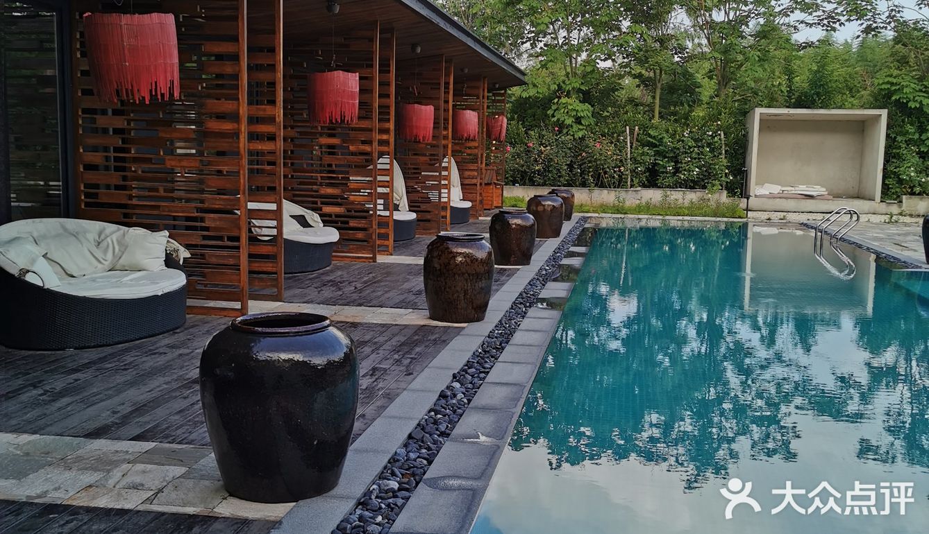 西岸氧吧林舍二期泳池