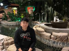 -泉城欧乐堡戏水湾艺术养生温泉