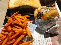 -The Habit Burger Grill 哈比特汉堡(复兴soho店)