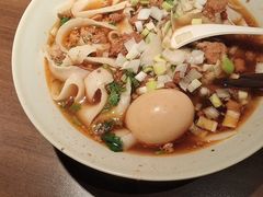 传统招牌猪肉面-顺溜·手工刀削面·黑金店(铜锣湾店)